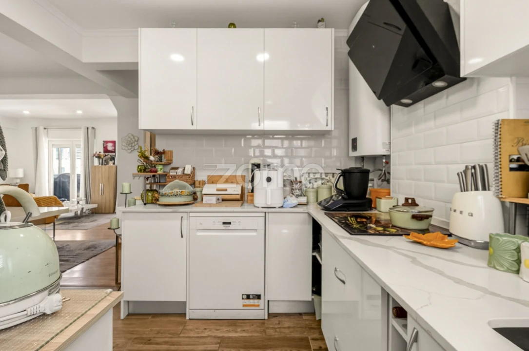 Apartamento T3 para Venda em Rio de Mouro Foto 3