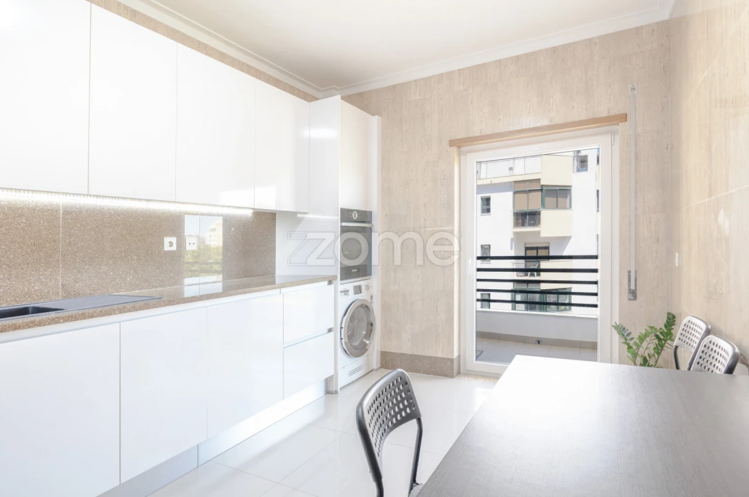 Apartamento T2 para Venda em União das Freguesias de Setúbal Foto 4