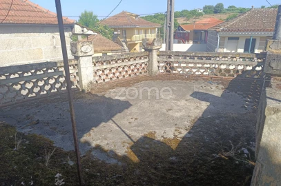 Moradia T2 para Venda em Nogueira da Montanha