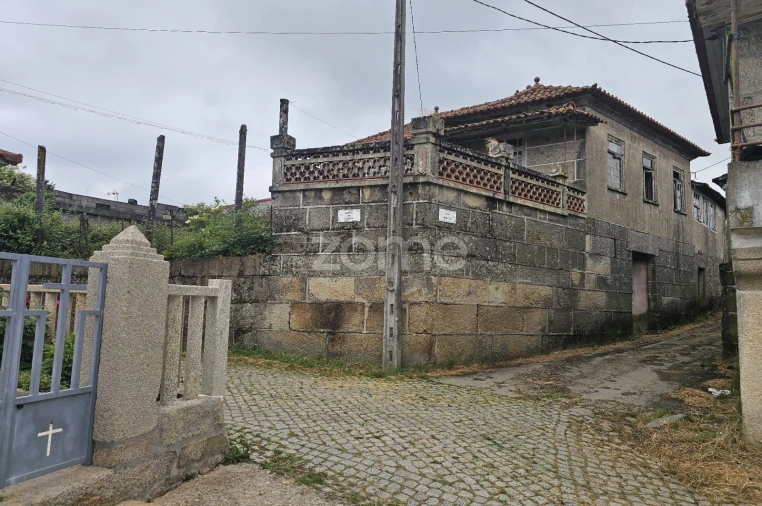 Moradia T2 para Venda em Nogueira da Montanha Foto 11