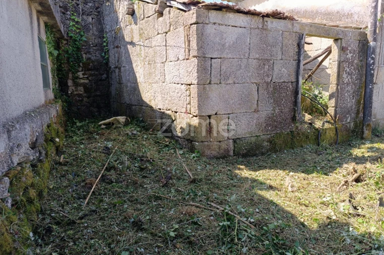 Moradia T2 para Venda em Nogueira da Montanha Foto 14