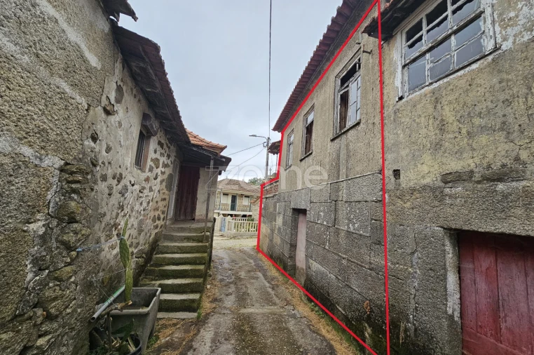 Moradia T2 para Venda em Nogueira da Montanha Foto 3