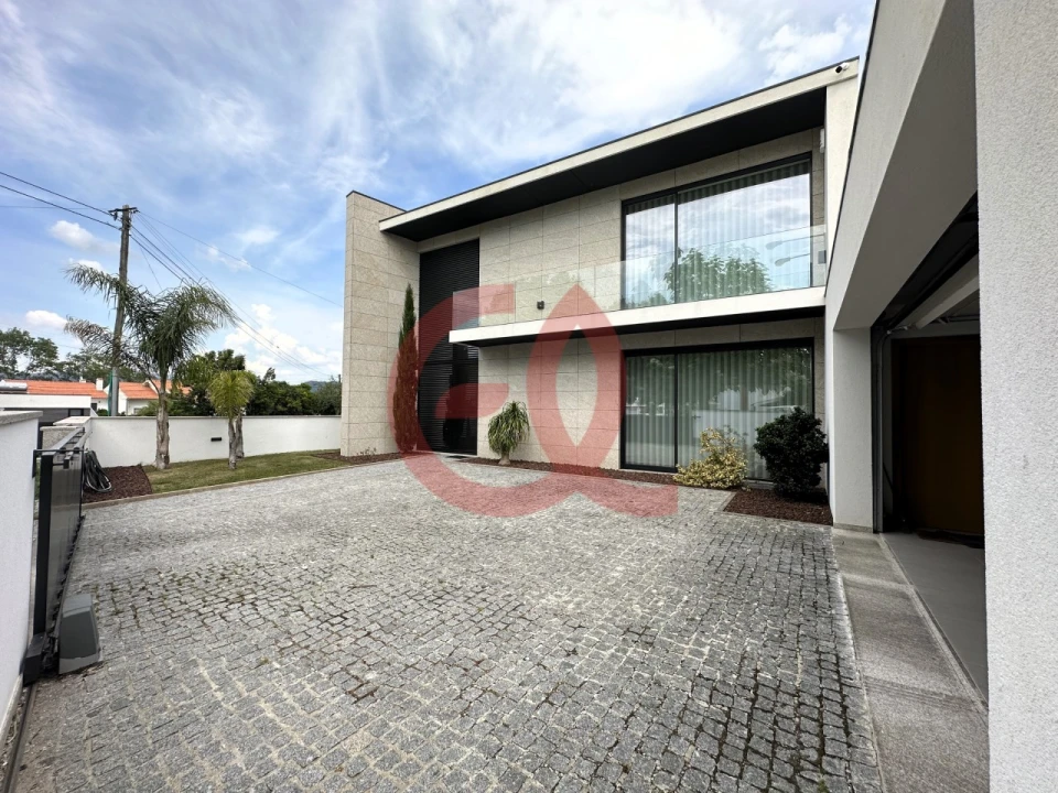 Moradia T3 para Venda em Darque Foto 32