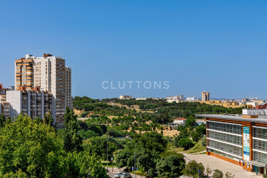 Apartamento T4 para Venda em Areeiro Foto 3