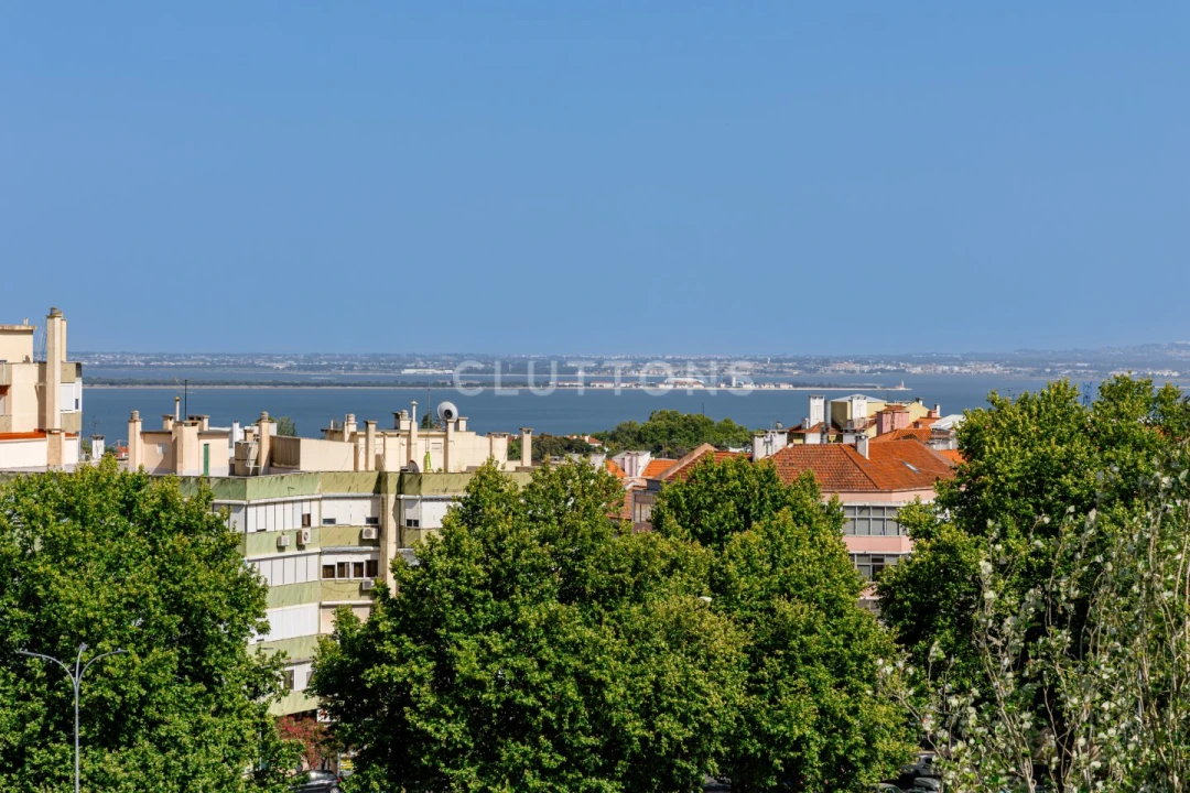 Apartamento T4 para Venda em Areeiro Foto 10