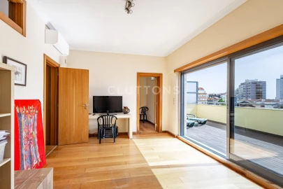 Apartamento T4 para Venda em Areeiro