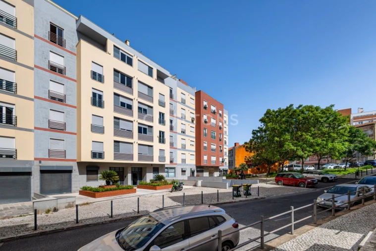 Apartamento T4 para Venda em Areeiro Foto 27