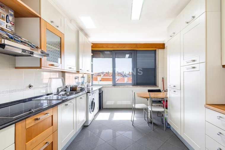 Apartamento T4 para Venda em Areeiro Foto 12