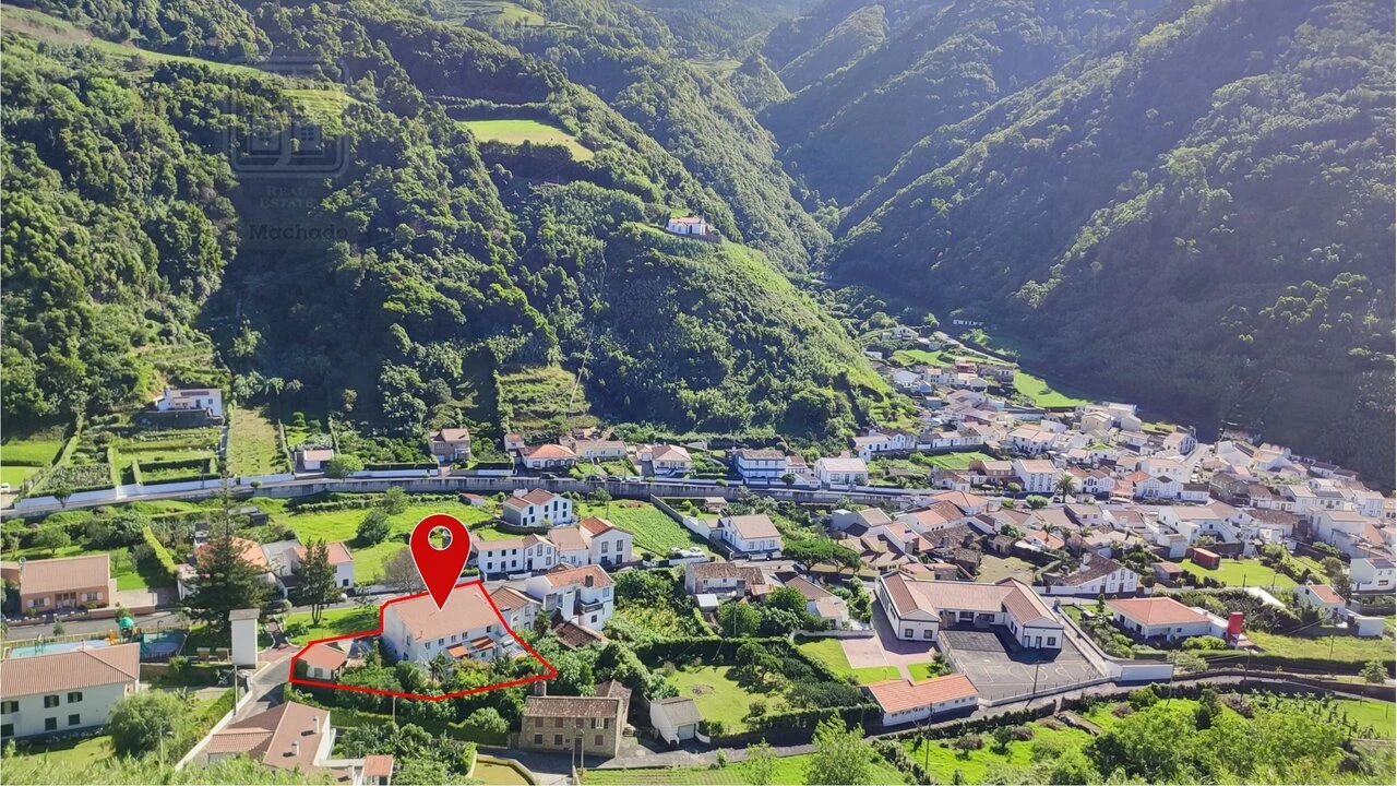 Moradia T7 para Venda em Faial da Terra Foto 13