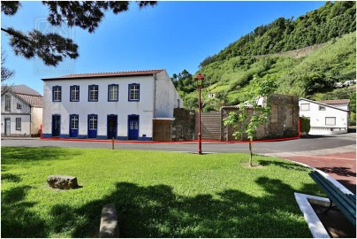 Moradia T7 para Venda em Faial da Terra