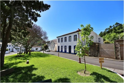 Moradia T7 para Venda em Faial da Terra