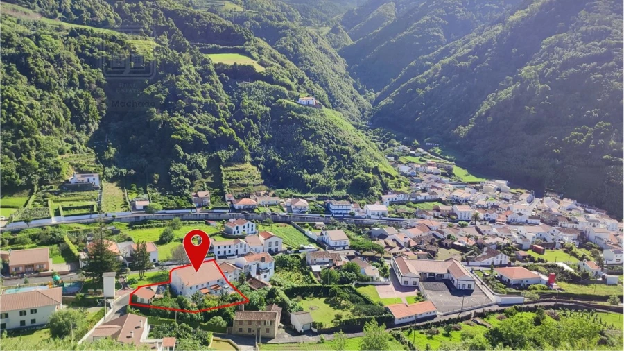 Moradia T7 para Venda em Faial da Terra Foto 13
