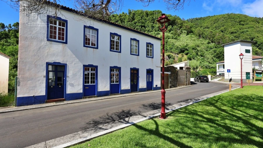Moradia T7 para Venda em Faial da Terra