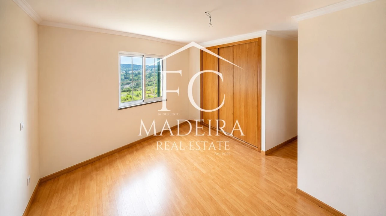 Apartamento T2 para Venda em Caniço Foto 6
