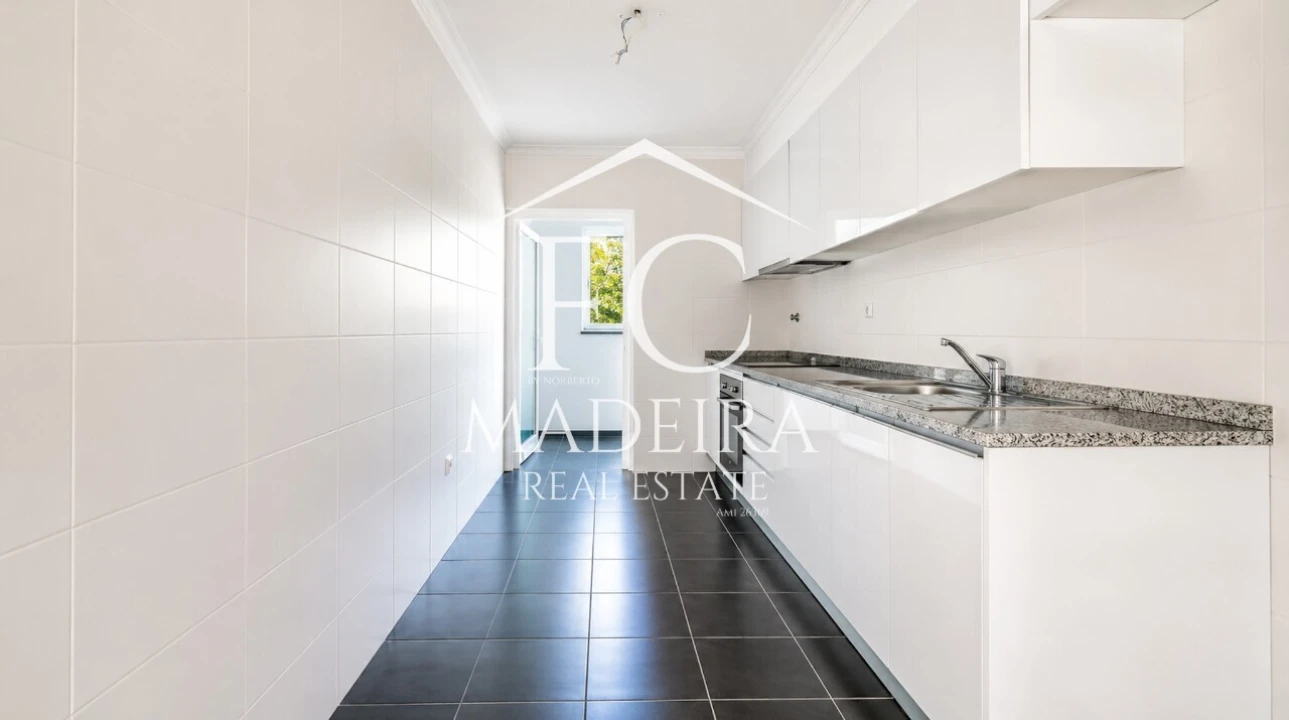 Apartamento T2 para Venda em Caniço Foto 8