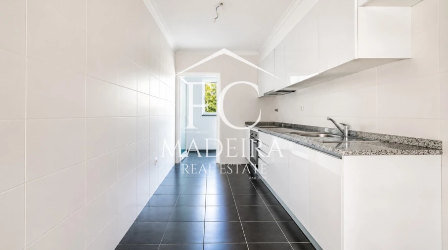 Apartamento T2 para Venda em Caniço Foto 8