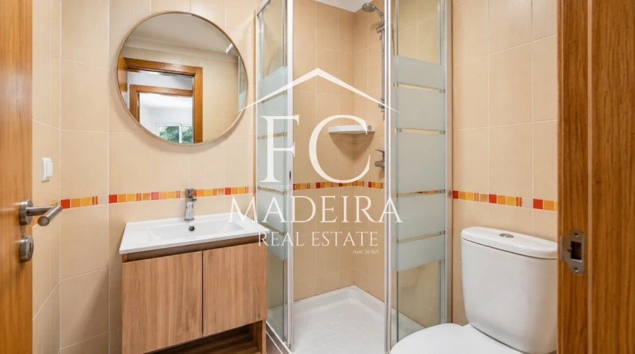 Apartamento T2 para Venda em Caniço Foto 7