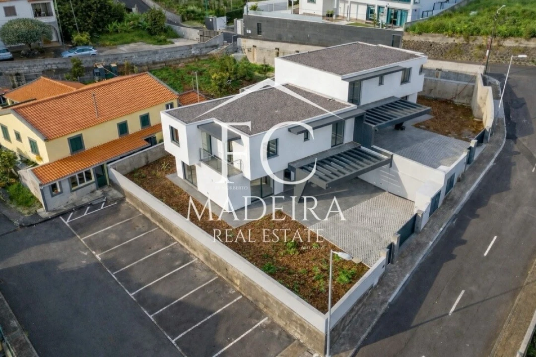 Moradia T3 para Venda em São Roque Foto 5