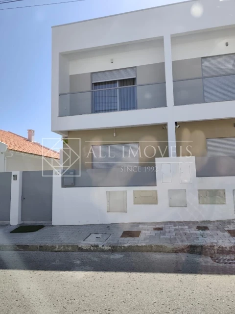 Moradia T3 para Venda em Fernao Ferro