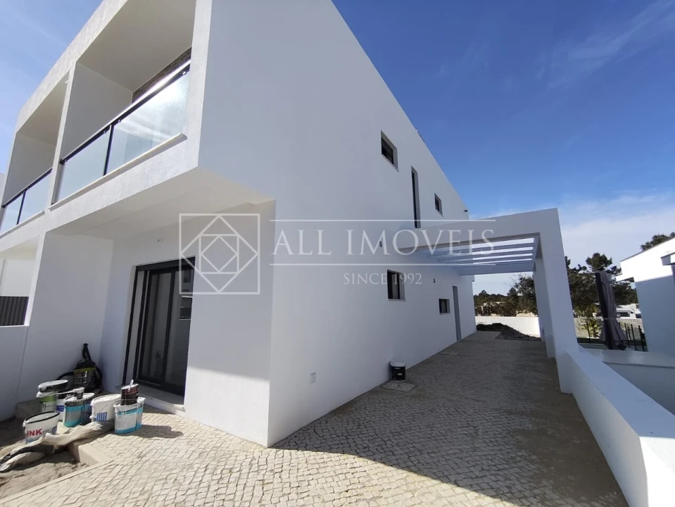 Moradia T3 para Venda em Quinta do Anjo Foto 2