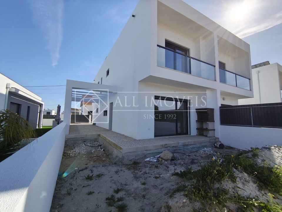Moradia T3 para Venda em Quinta do Anjo Foto 4