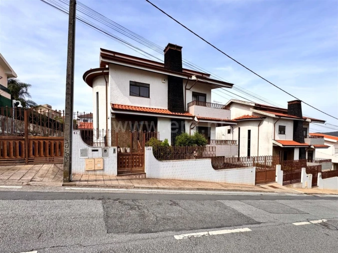 Moradia T4 para Venda em Gondomar (São Cosme), Valbom e Jovim