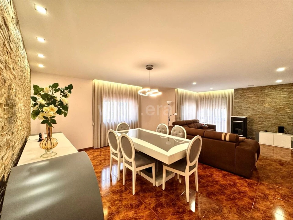 Moradia T4 para Venda em Gondomar (São Cosme), Valbom e Jovim Foto 4