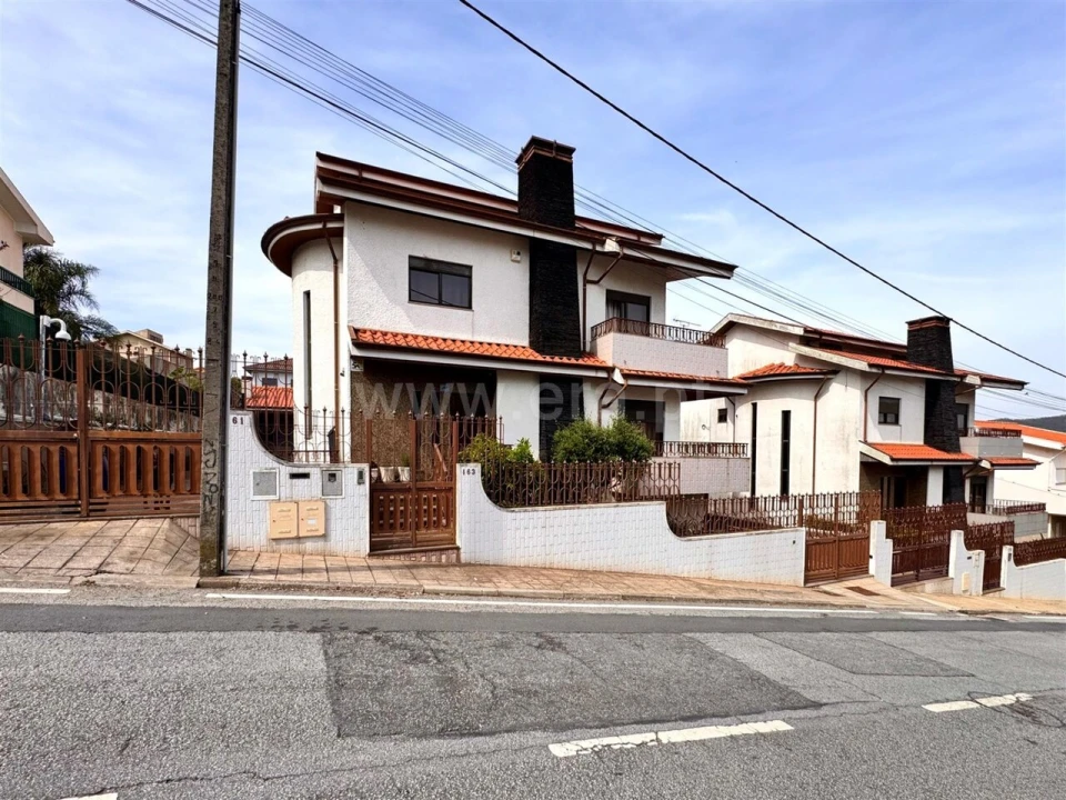 Moradia T4 para Venda em Gondomar (São Cosme), Valbom e Jovim Foto 1