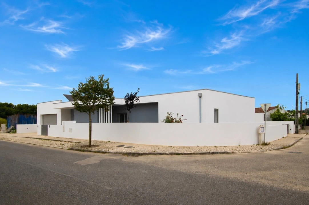 Moradia T4 para Venda em Nadadouro Foto 3