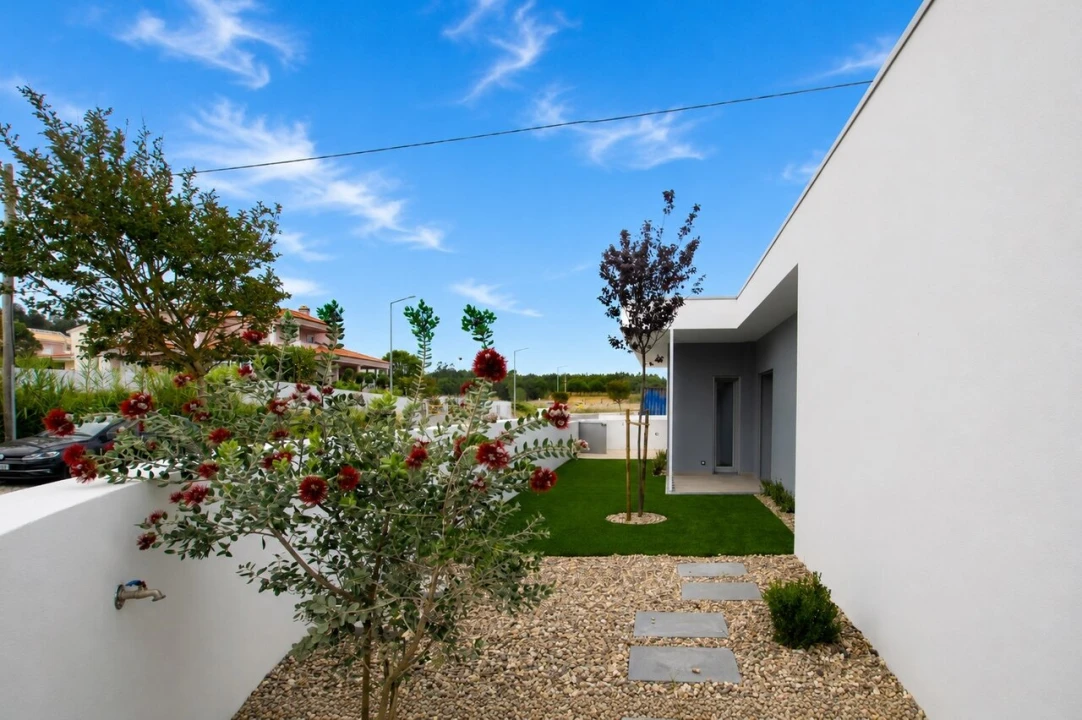 Moradia T4 para Venda em Nadadouro Foto 4