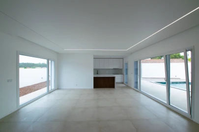 Moradia T4 para Venda em Nadadouro