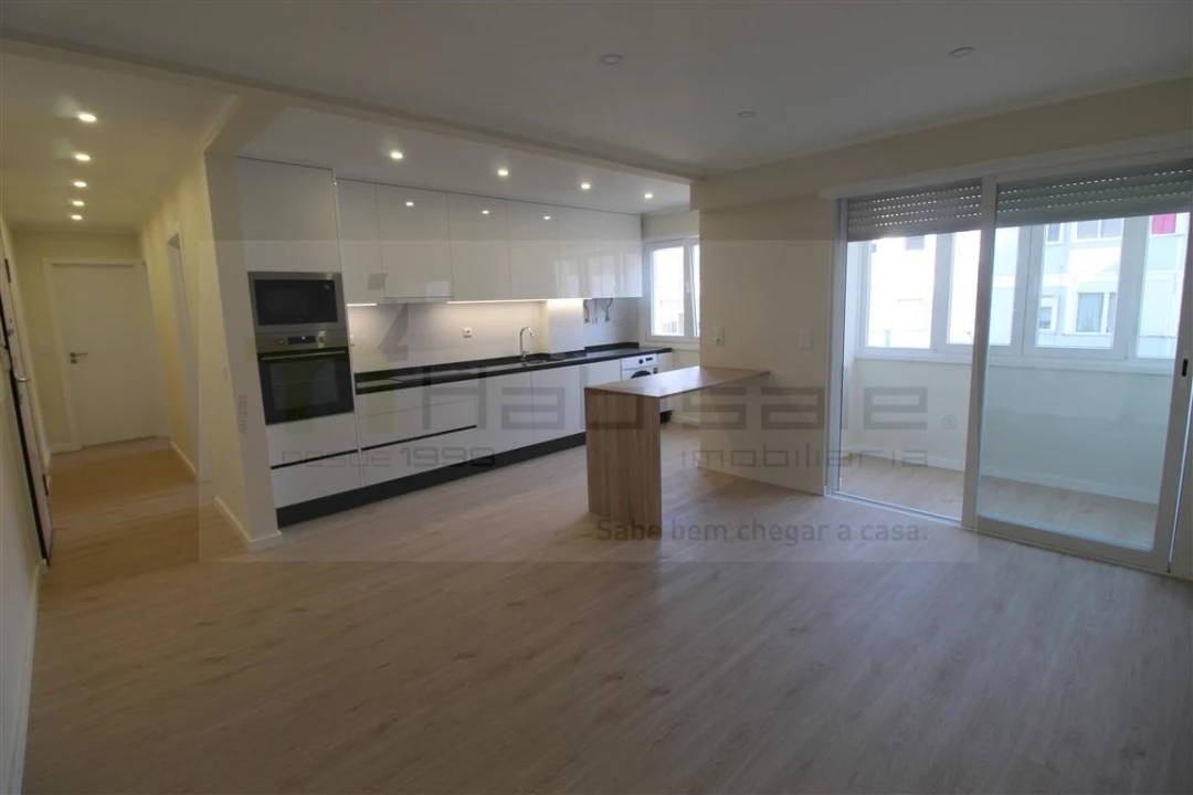 Apartamento T2 para Venda em Venteira Foto 2