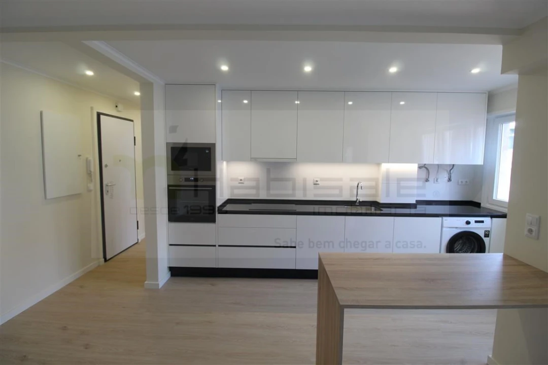 Apartamento T2 para Venda em Venteira Foto 3