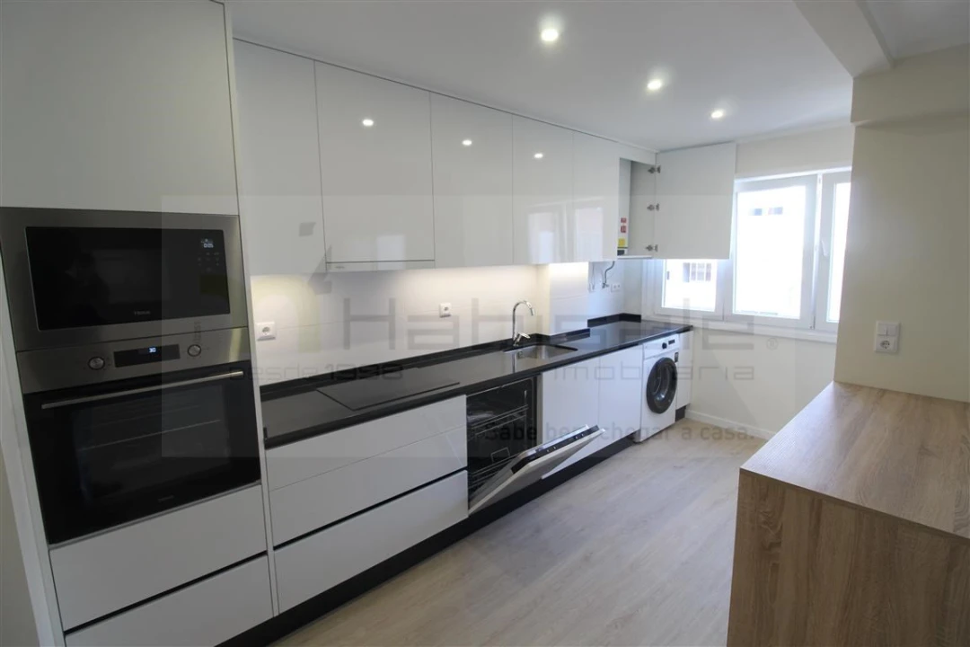 Apartamento T2 para Venda em Venteira Foto 4
