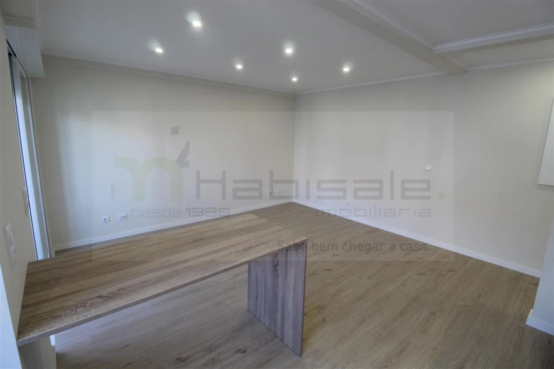 Apartamento T2 para Venda em Venteira Foto 7