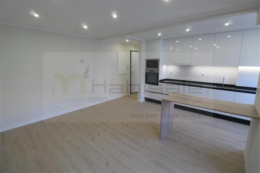 Apartamento T2 para Venda em Venteira Foto 9