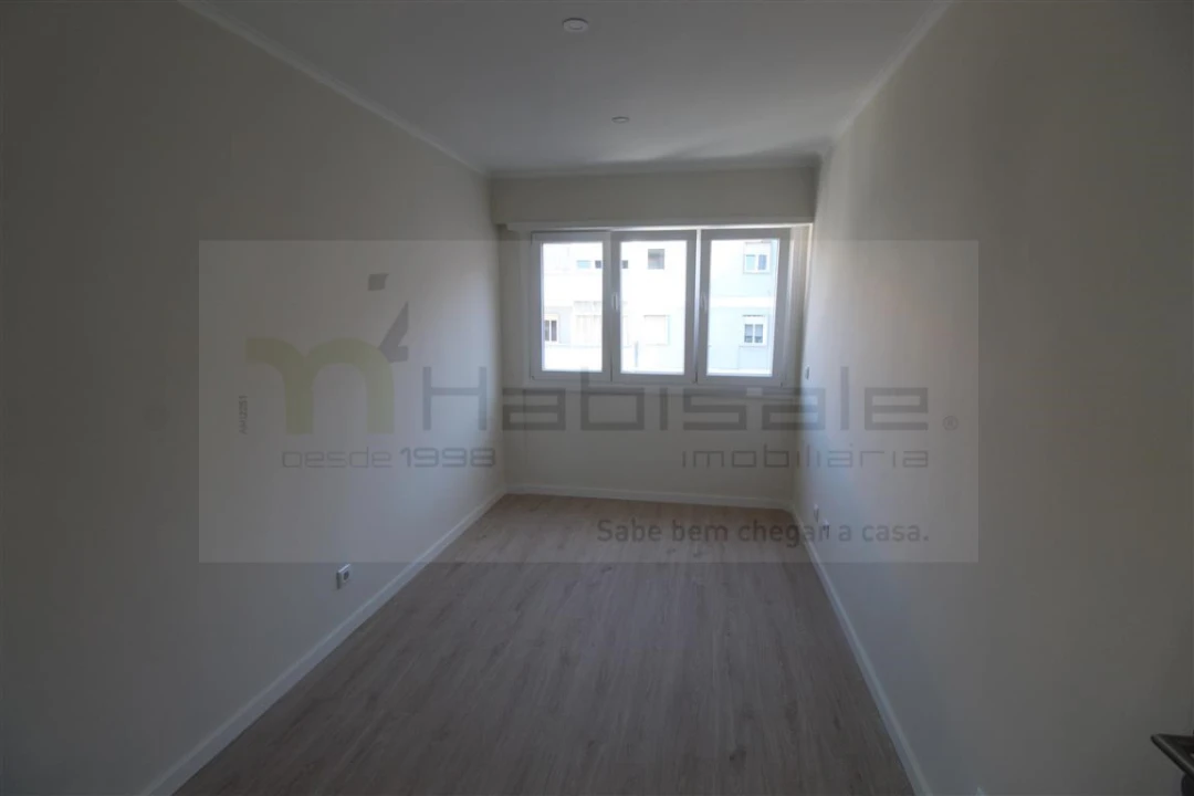 Apartamento T2 para Venda em Venteira Foto 12