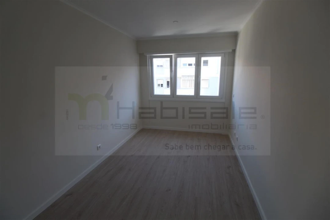 Apartamento T2 para Venda em Venteira Foto 14