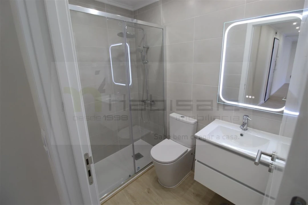 Apartamento T2 para Venda em Venteira Foto 18