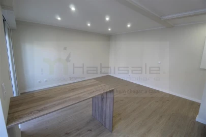 Apartamento T2 para Venda em Venteira