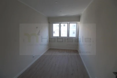 Apartamento T2 para Venda em Venteira