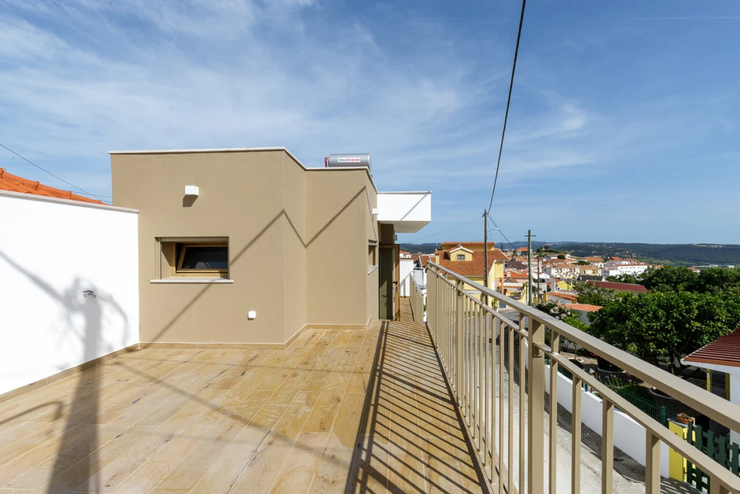 Moradia T2 para Venda em Encarnação Foto 3