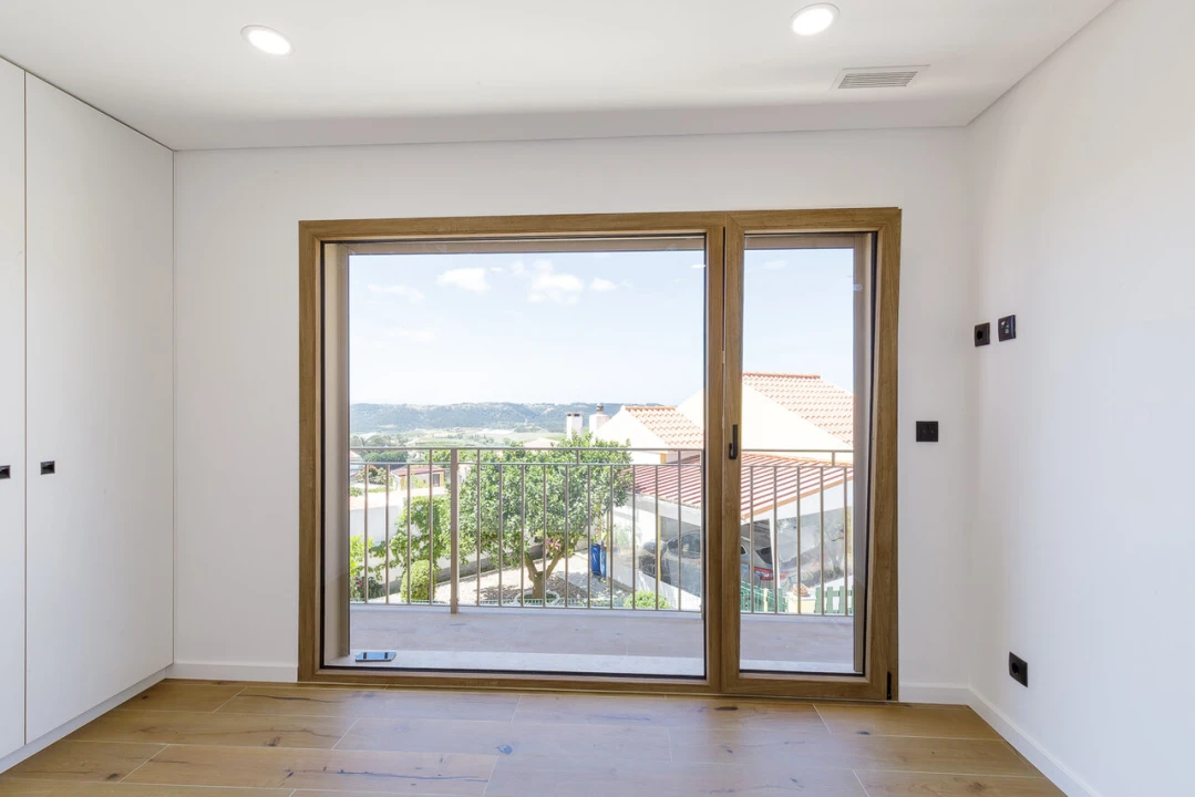 Moradia T2 para Venda em Encarnação Foto 18