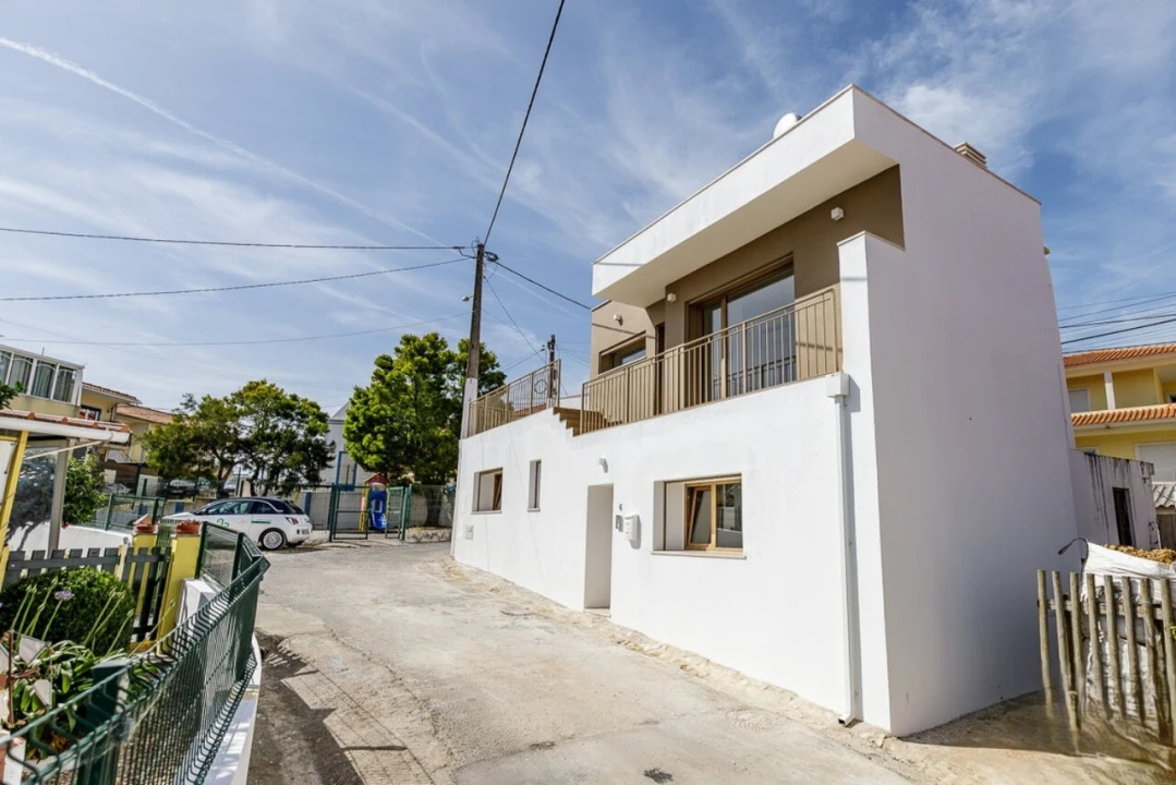Moradia T2 para Venda em Encarnação Foto 1
