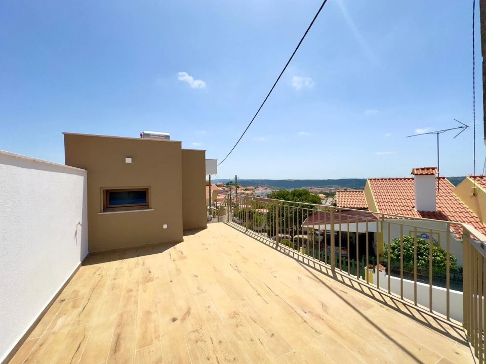 Moradia T2 para Venda em Encarnação Foto 4