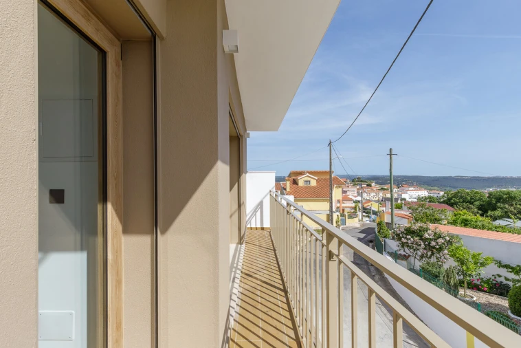 Moradia T2 para Venda em Encarnação Foto 28