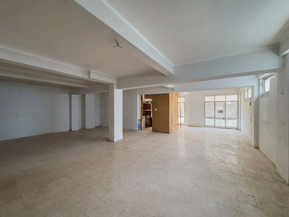 Garagem para Venda em Ericeira Foto 1