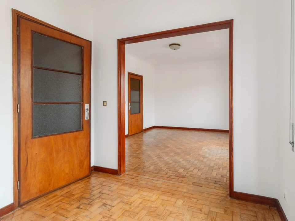 Apartamento T4 para Venda em Santo Antonio dos Olivais Foto 16