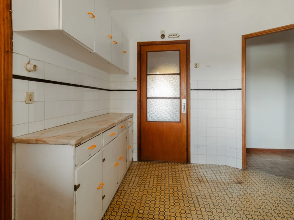 Apartamento T4 para Venda em Santo Antonio dos Olivais Foto 10