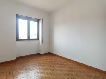 Apartamento T4 para Venda em Santo Antonio dos Olivais